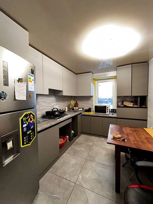 Продається 3-х кімнатна квартира в районі "Щебзавод "