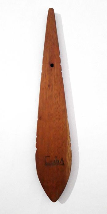 Máscara tribal decorativa em madeira (Cuba)