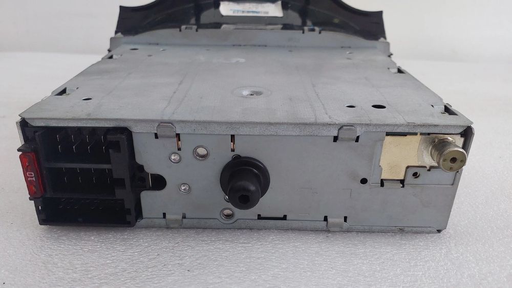 Rádio / auto-rádio FORD Ka (RU8)