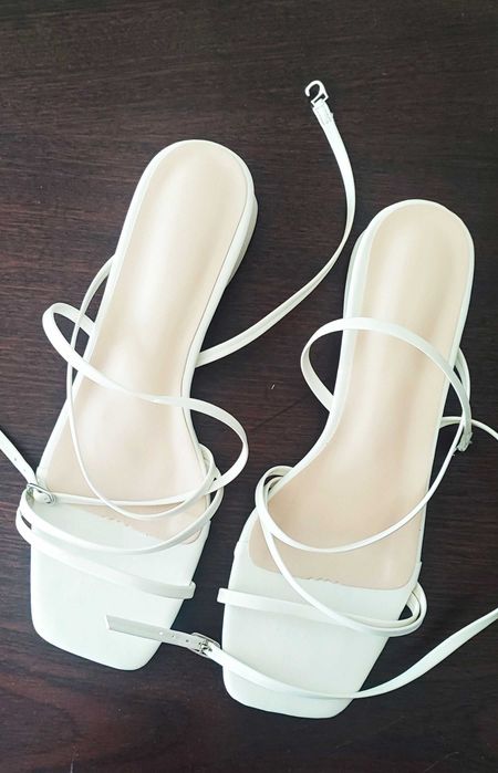 Sandálias Novas n.40