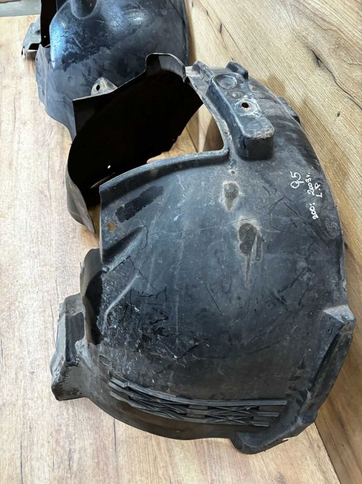 Nadkole przednie lewe prawe Audi Q5 2009r