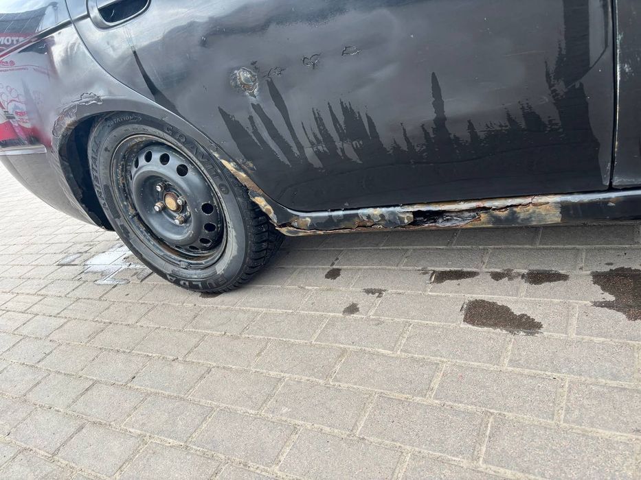 Продам авто, на ходу, потребує зварювальних робіт.