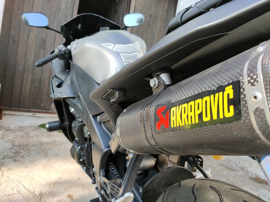 Yamaha R1 crossplane 2013