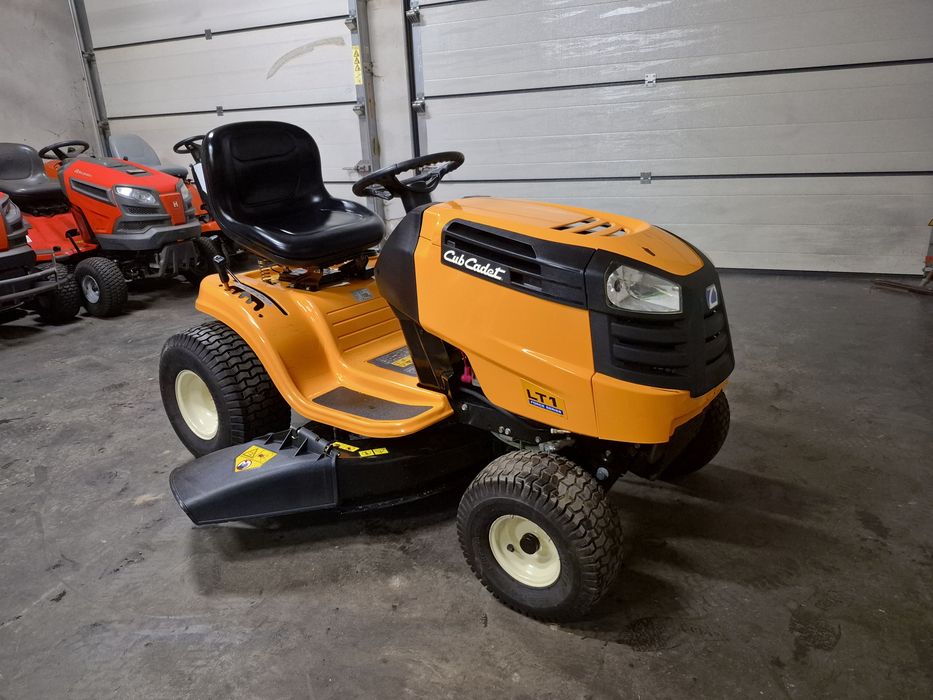 Kosiarka traktorek cub cadet LT 1