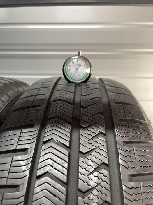 Все сезоні шини 225/55r17 Vredestein. Ціна 2500грн/шт.