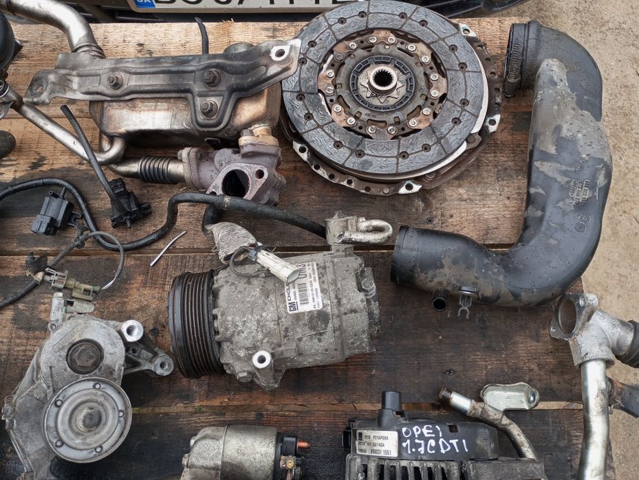 Генератор  1.7 Cdti Opel Astra Zafira Meriva