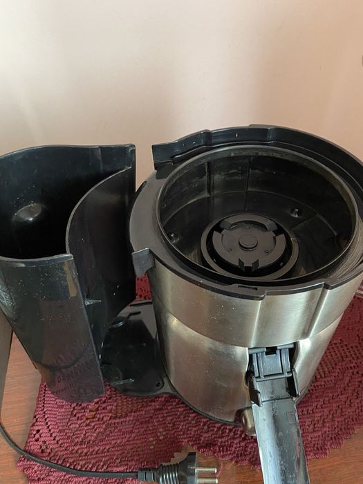 Соковижималка німецькоі якості з потужністю 650-70W.