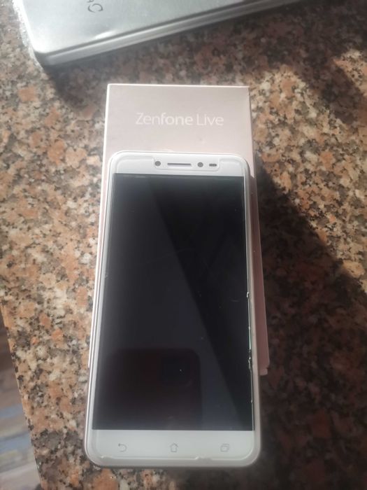 Telemóvel em bom estado Asus