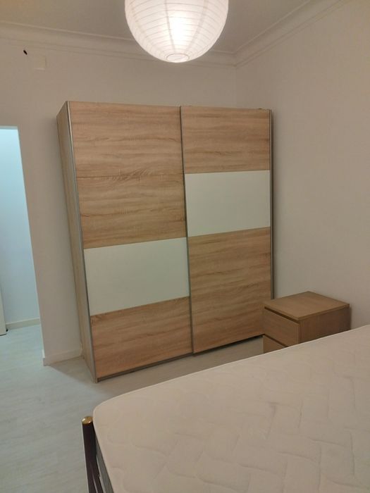 Alugo quarto com suíte