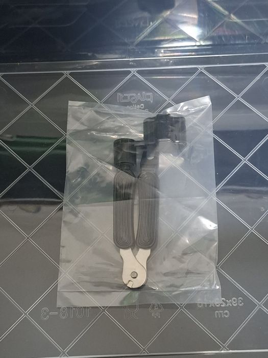 Alicate para troca de cordas 3 em 1 Novo.