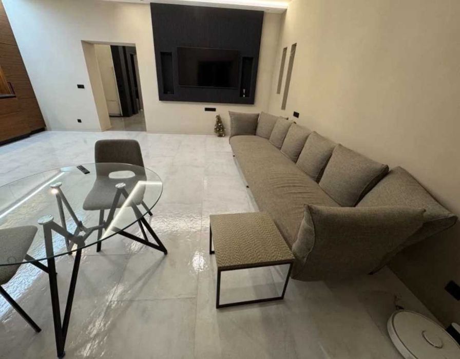Продам 3 комнатную квартиру с ремонтом