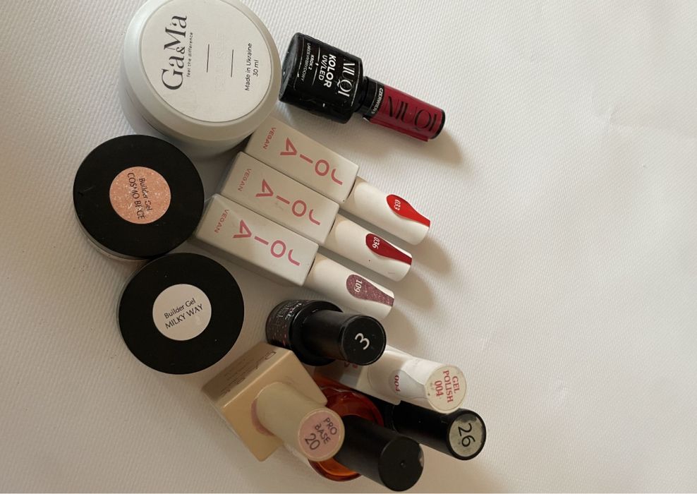 Лампа, лаки, гелі