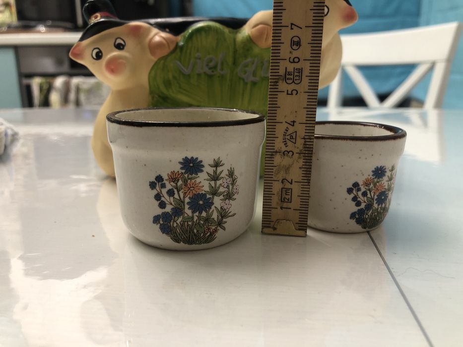 Три маленьки горщики для квітів