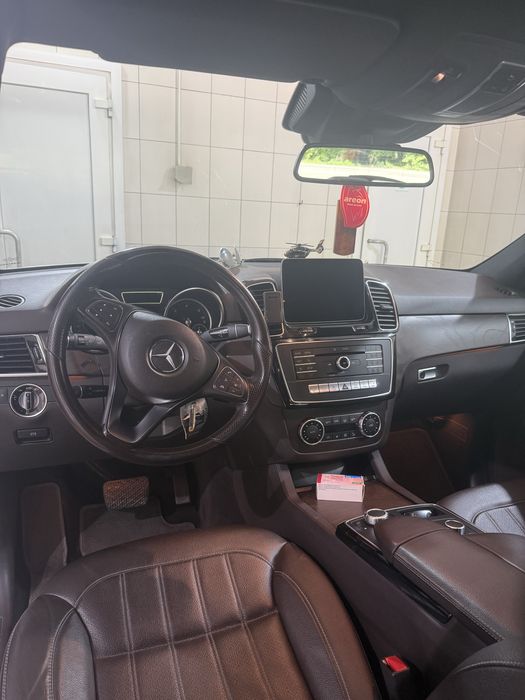 Автомобіль Mercedes GLE 250
