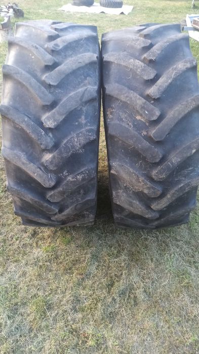 Opony 440/65R28.