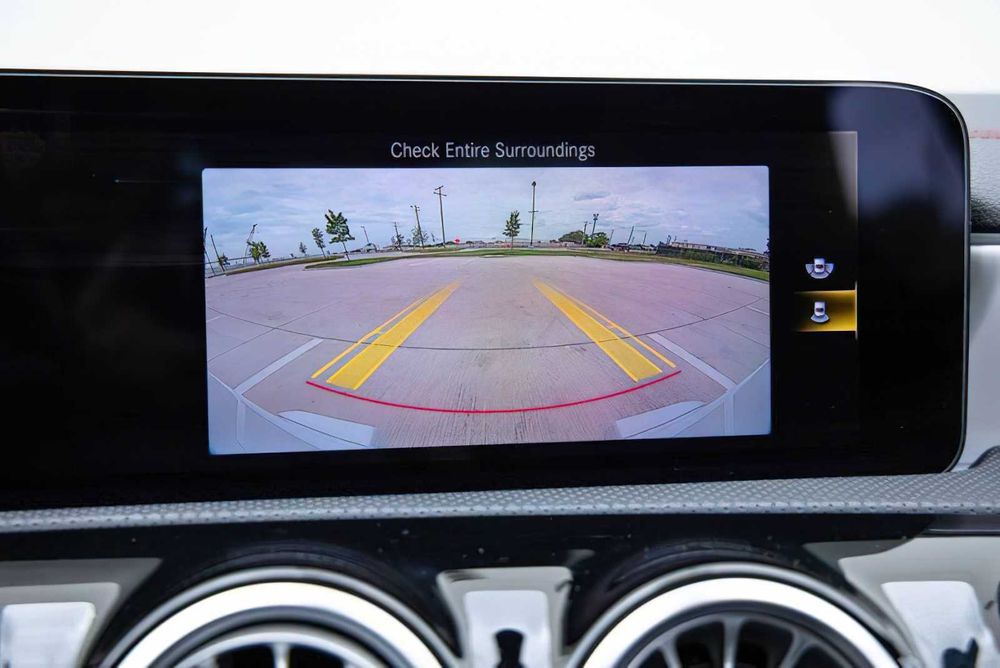 Mercedes-Benz CLA 250      2022