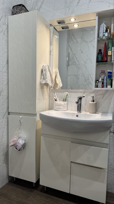 Дзеркало з підсвіткою, тумба мебель у ванну раковина шкафчик