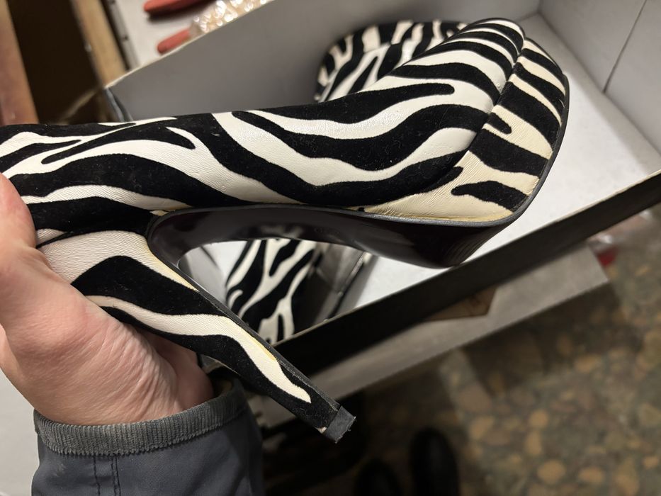 Туфлі зебра 39 розмір