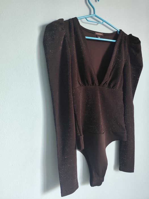 Czarne body amisu XS z srebrną nitką eleganckie