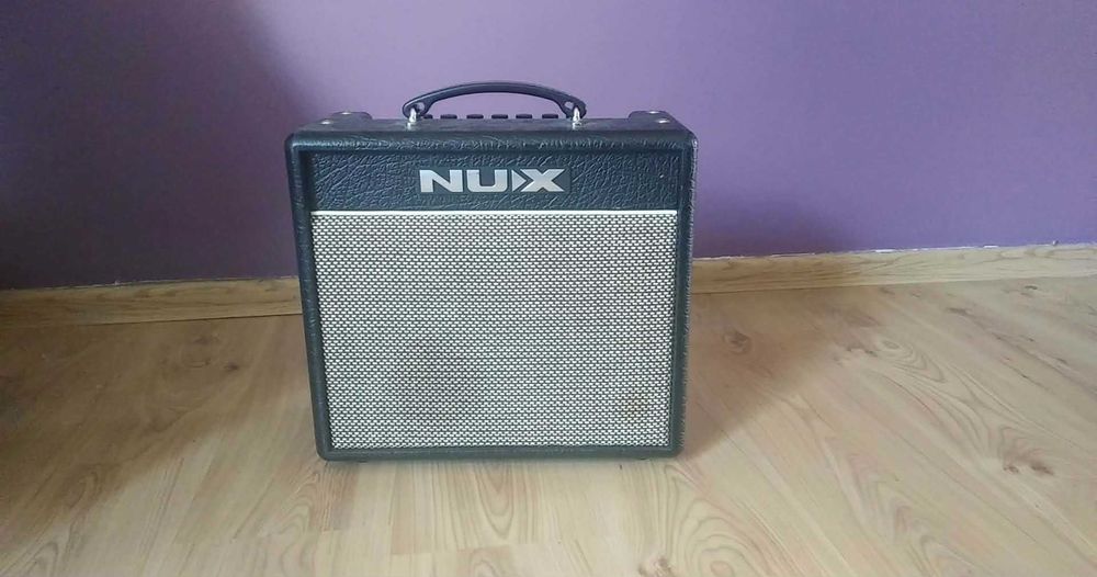Squier Classic Vibe '70s + NUX Mighty 20 MKII + JOYO Atmosphere