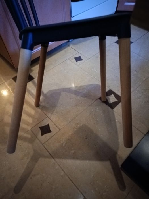 Stół Plus Krzesła