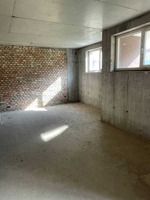 Продаж комерційного приміщення під магазин, шоурум, студію  69.2 м2