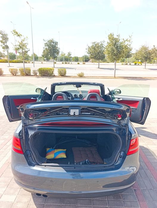 Carro Audi A3 Cabriolet descapotável