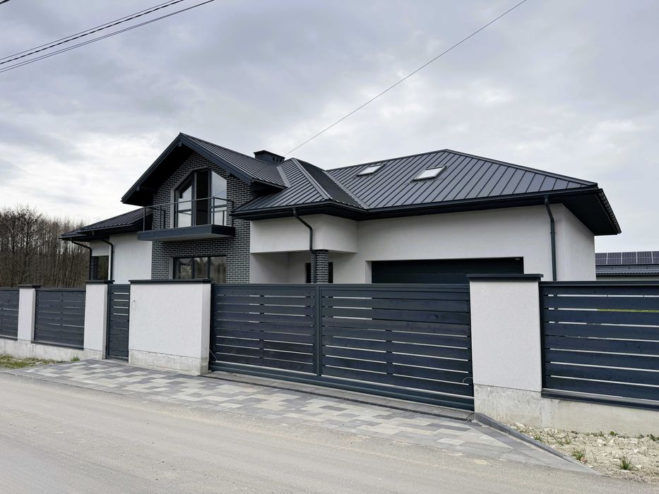 Продаж будинку, Солонка, вул.Нечуя-Левицького,280 м.кв без комісії