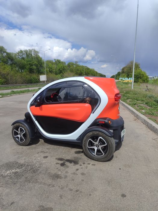 Рено.   .Твіззі..