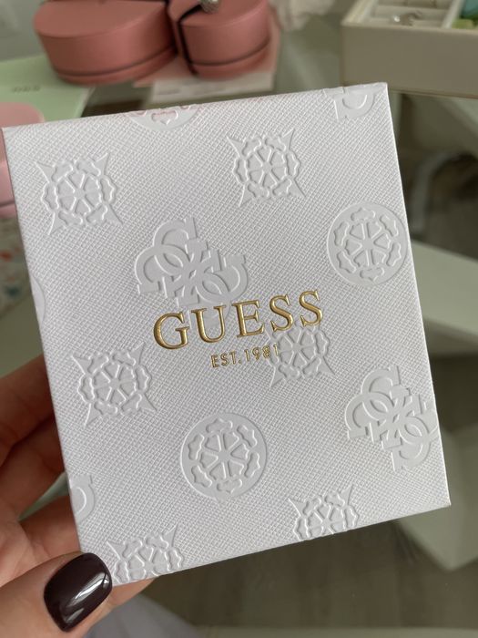 Сережки нові Guess