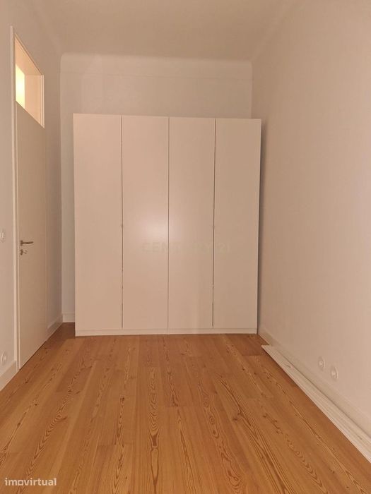 Apartamento T2 para arrendamento em Campo de Ourique