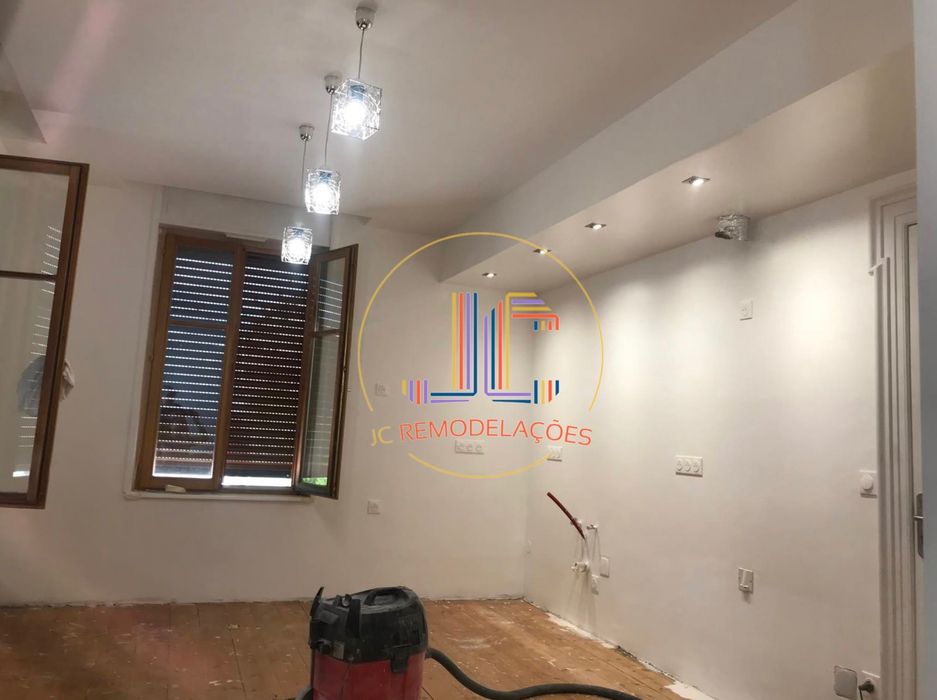 Trabalhos em construção / renovação