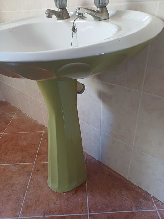 Lavatório com coluna wc