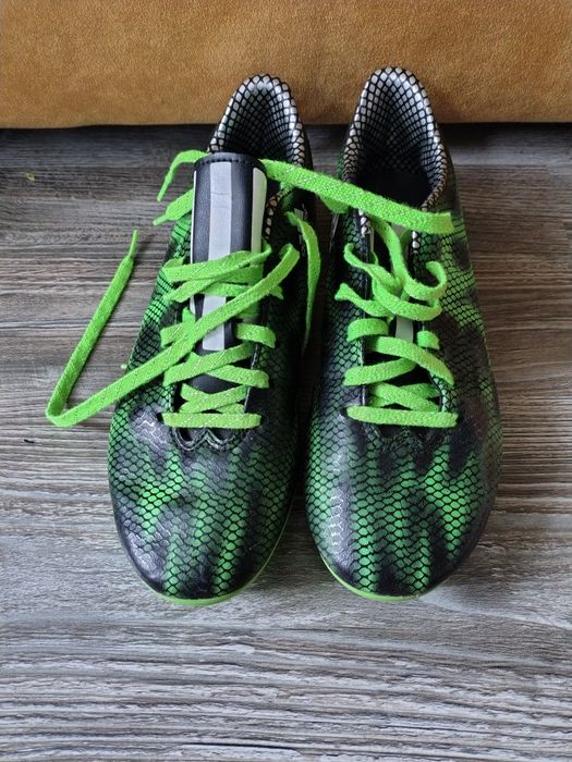 Buty piłkarskie Adidas F10 Fg B35993 korki rozmiar 40