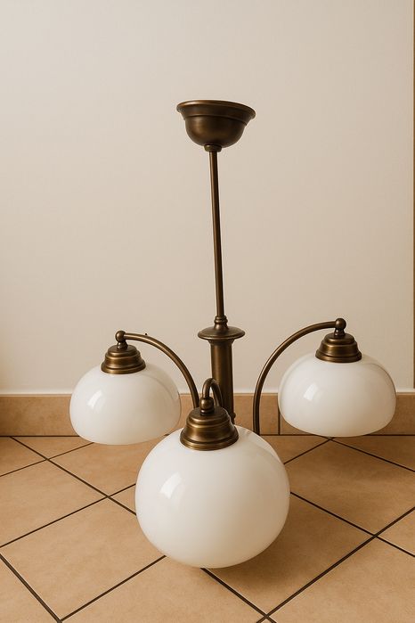 Lampa mosiężna do salonu