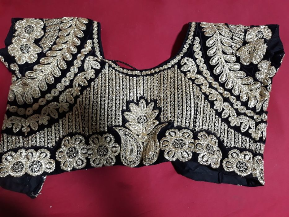 Індійське сарі. Різноманітні кольори