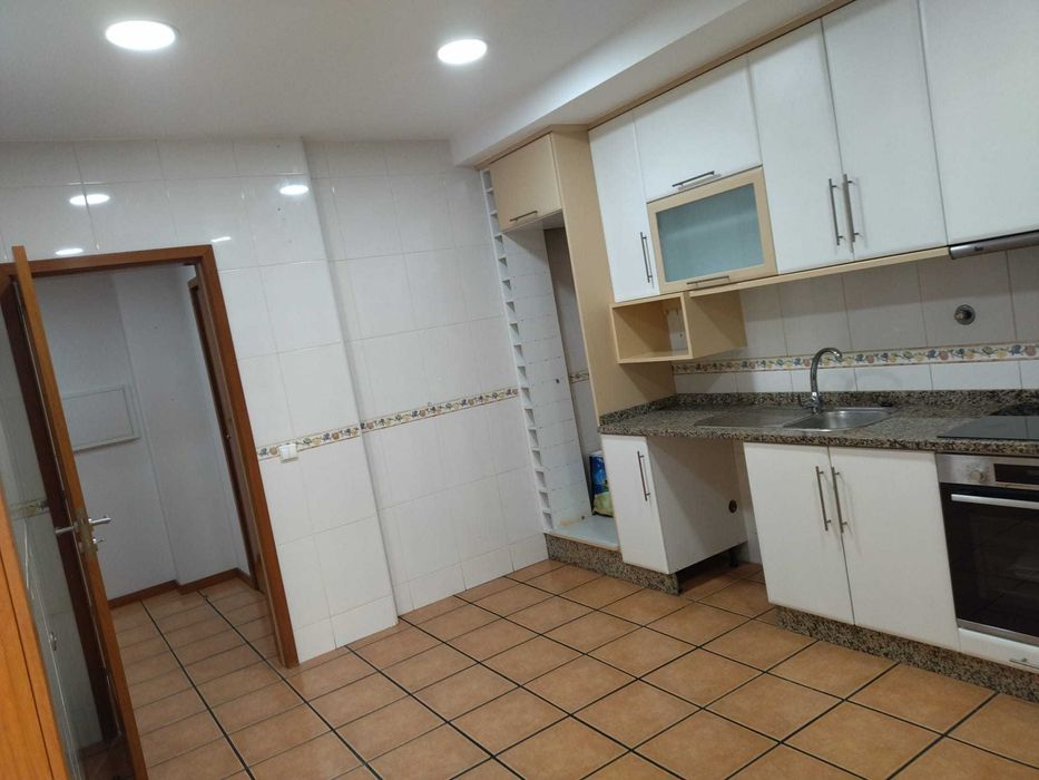 Apartamento T2+1 em Arrifana c/ Lugar de Garagem