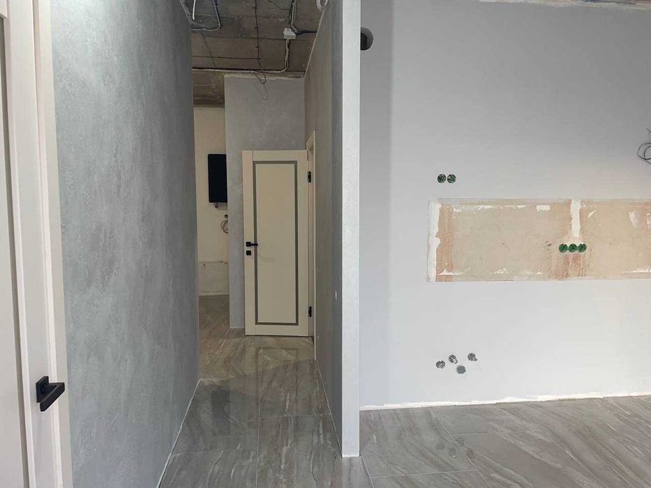 Продам  квартиру з ТЕРАСОЮ в новобудові поруч ЦЕНТРУ