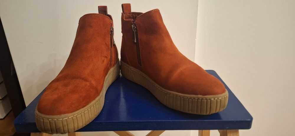 Botki ze skóry zamszowej, rozm. 38