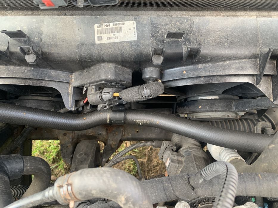 Pas przedni chłodnice komplet Opel Insignia A  2.0T A20NTF A20NHT turbo