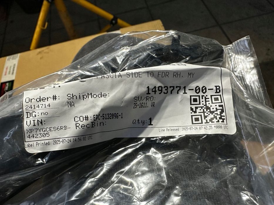mocowanie błotnika do tesla model y 2020-2024 1493771-00-b prawa