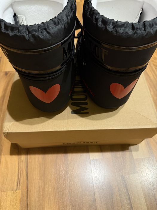 Moonboot  з сердечками