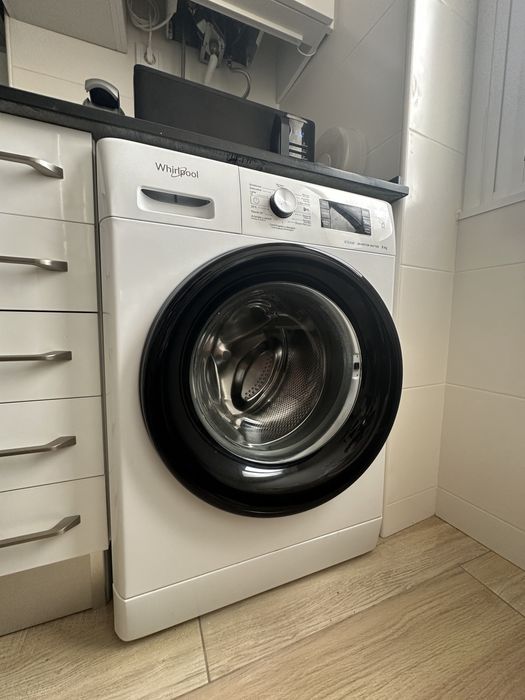 Máquina de Lavar Roupa Whirlpool 8kg – Excelente Estado