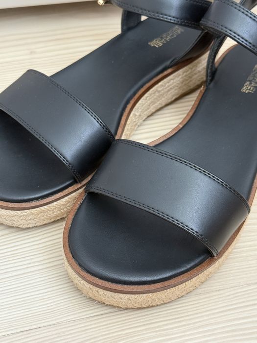 Чорні босоніжки Michael Kors