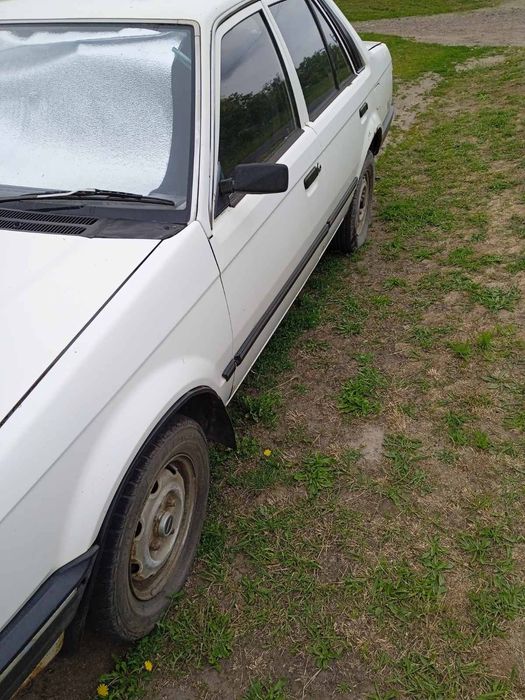 Продам мазду 323
