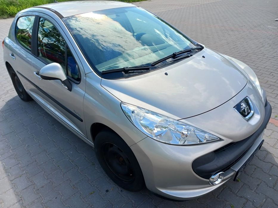 Peugeot 207 Silnik 1,4 16V VTI 70kW 95KM EP3 8FS EP3C skrzynia biegów kolektor przepustnica wtrysk listwa wtryskowa pompa wspomagania abs alternator sprężarka kompresor klimatyzacji skrzynia biegów sprzęgło drzwi ETSC srebrne klapa maska zderzak lusterko