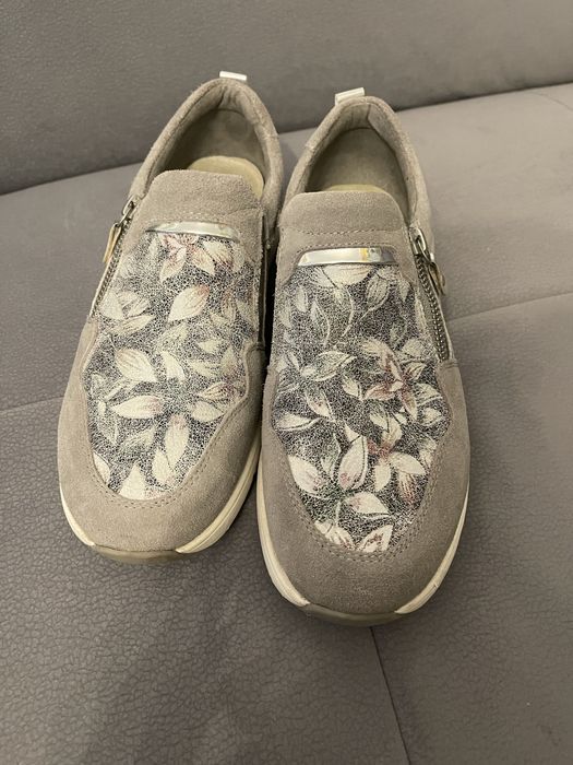 Buty zamszowe Monnari roz. 40 na szeroka stope, jak nowe