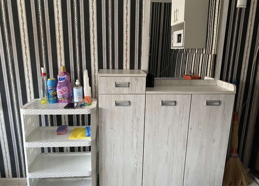 Здається кімната в гуртожитку біля ст. метро Палац Україна