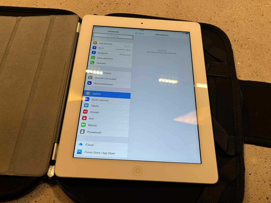 iPad 3 gen A1430 WiFi Cellular + klawiatura Logitech + etui + cover
