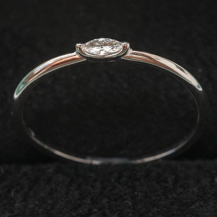 Pierścionek z diamentem białe złoto 14kt/585